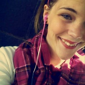 Meet your Posher, Daniella